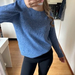 Stickad tröja  - Stickad tröja ifrån vero Moda storlek S 