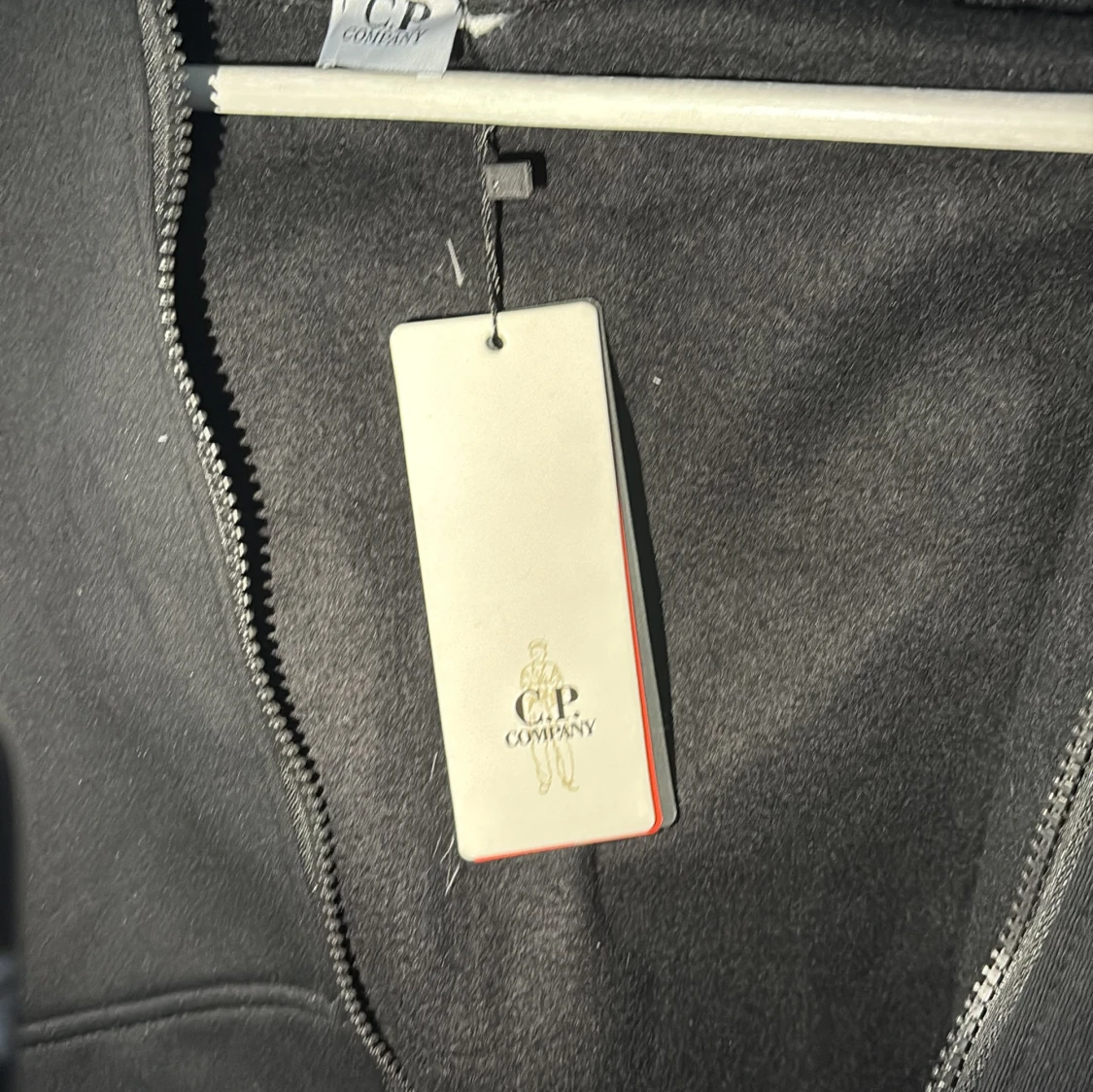 Svart hoodiejacka från C.P. Company - 2