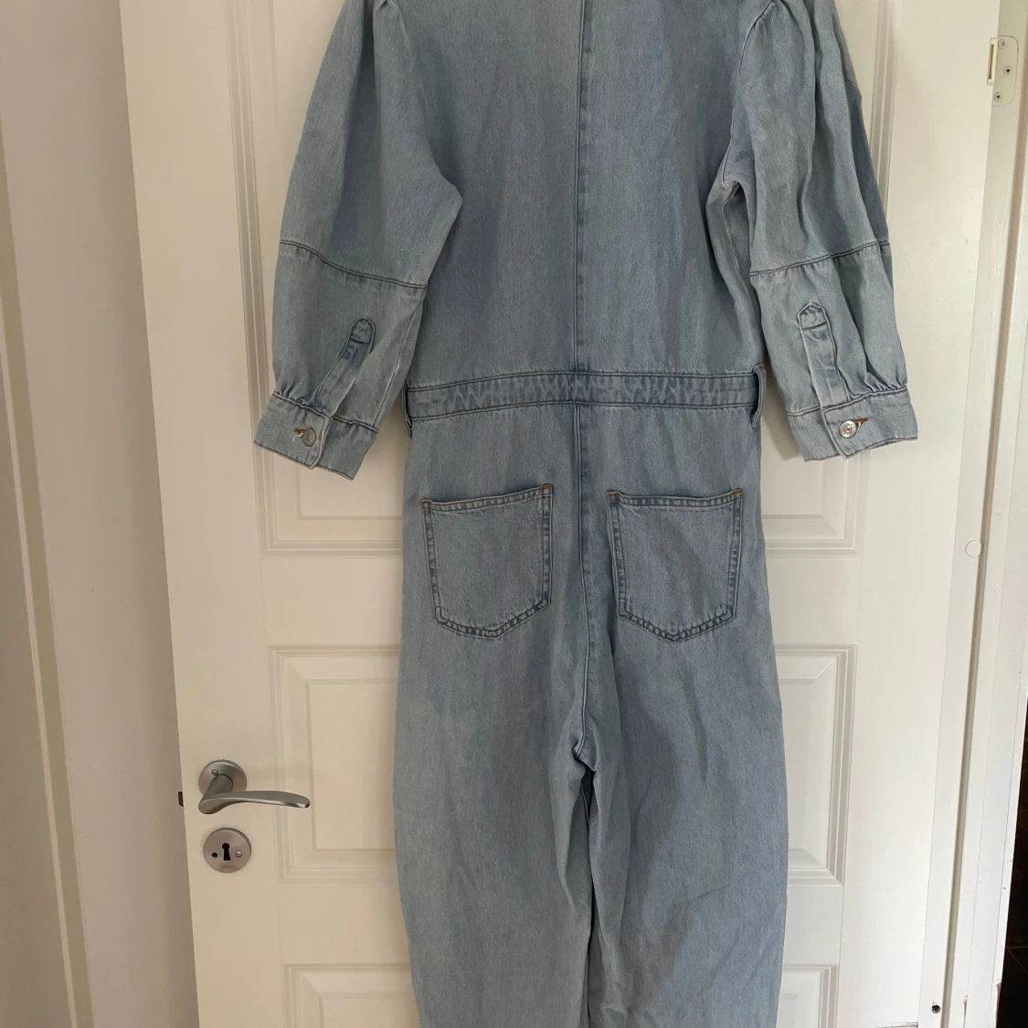 Ljusblå jeansjumpsuit från NA-KD - 1