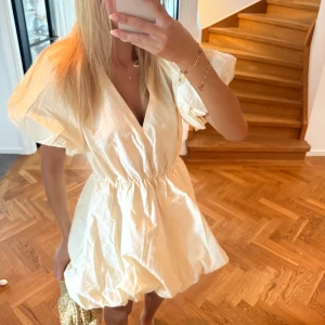 puff klänning  - Säljer denna sååå najs och söta puffiga klänning❤️❤️❤️❤️