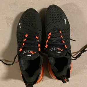 Nike Air 270  - Inte använda alls, hittades i varuhuset helt nya.