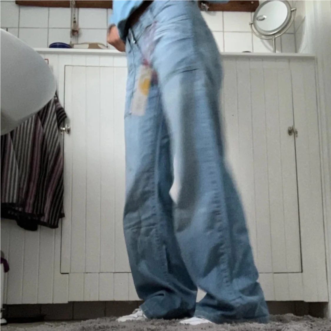 Ljusblå wide jeans med fickor - 1