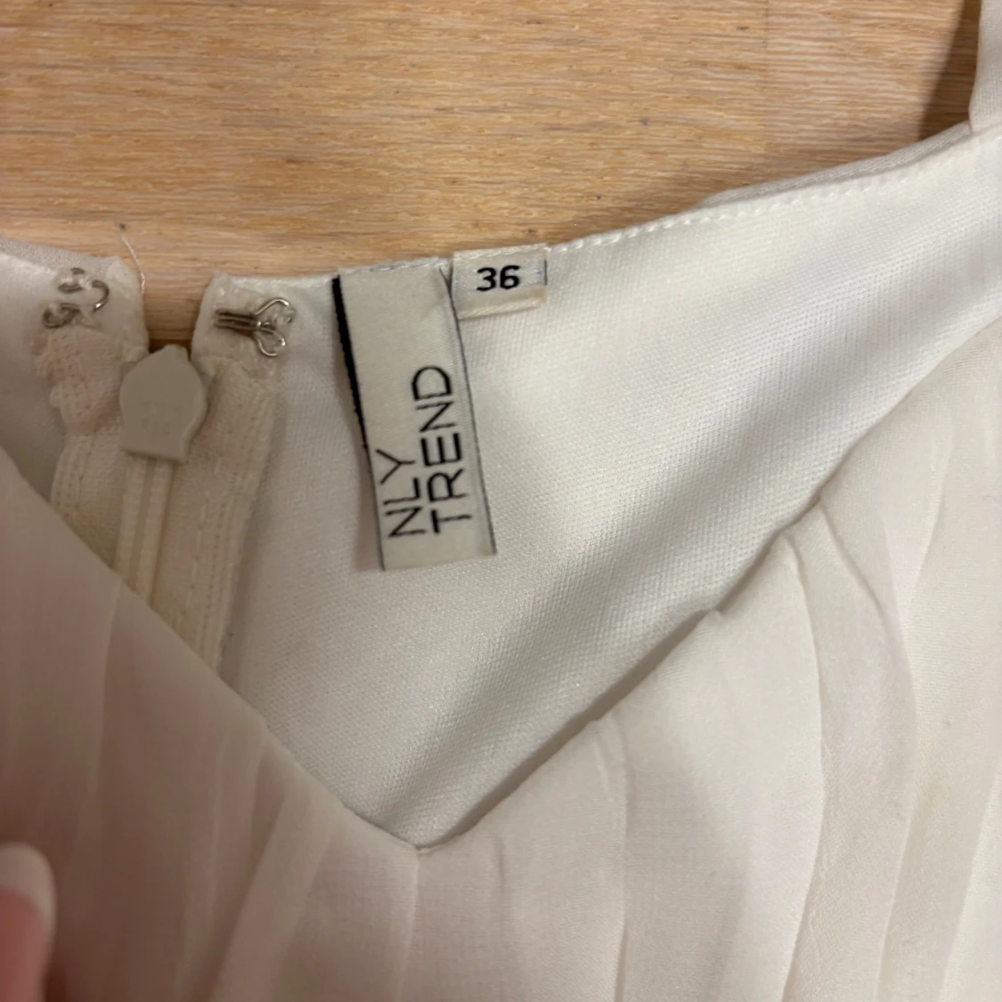 Vit klänning från NLY Trend - 1