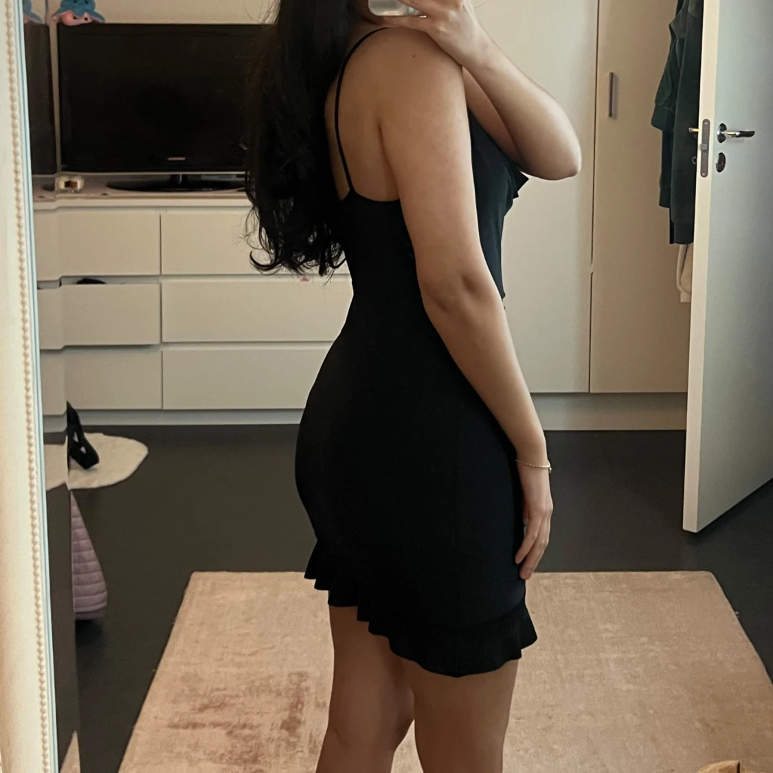 Svart kortklänning - 1