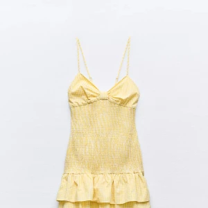 Sommar klänning  - Super söt sommar klänning!!☺️ storlek m men passar mig som har xs/s