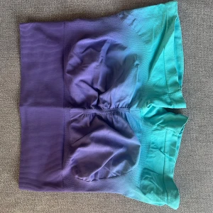 Blå och lila shorts - Snygga shorts! 