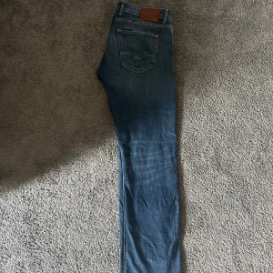 Replay Grover  - Säljer nu mina replay grover som är i toppskick. W33 o L32. Bara höra av sig vid frågor o funderingar!