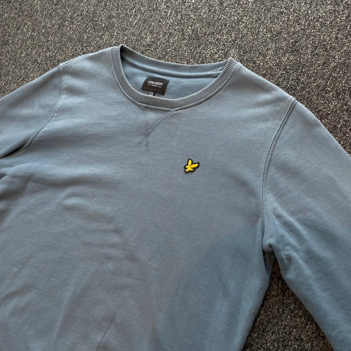 Grå sweatshirt från Lyle & Scott - 2