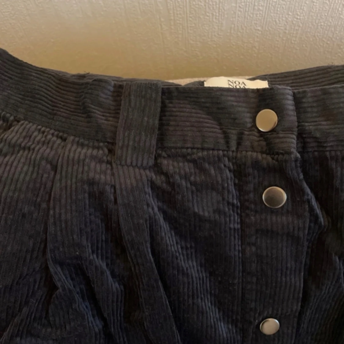 Svart manchesterkjol från Noa Noa - 1