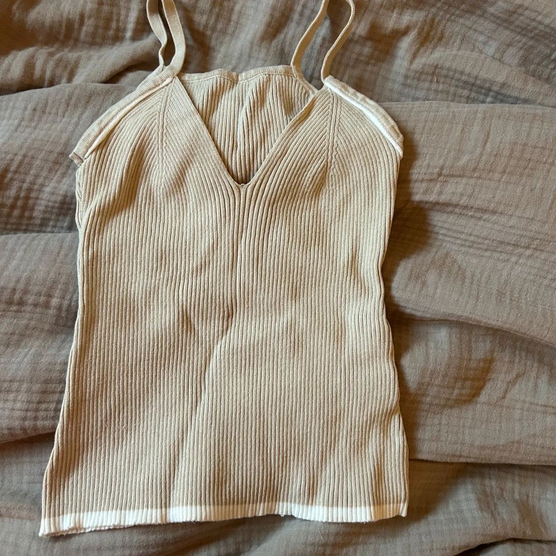 Stickat linne tvåfärgat