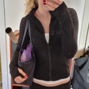 Träningsjacka - Svart zip jacket perfekt för träning