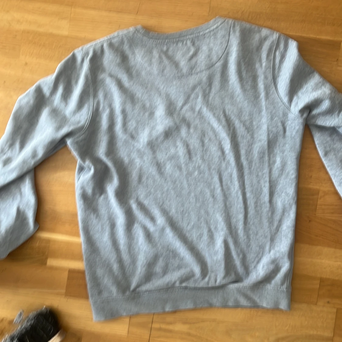 Grå sweatshirt från Lyle & Scott - 2