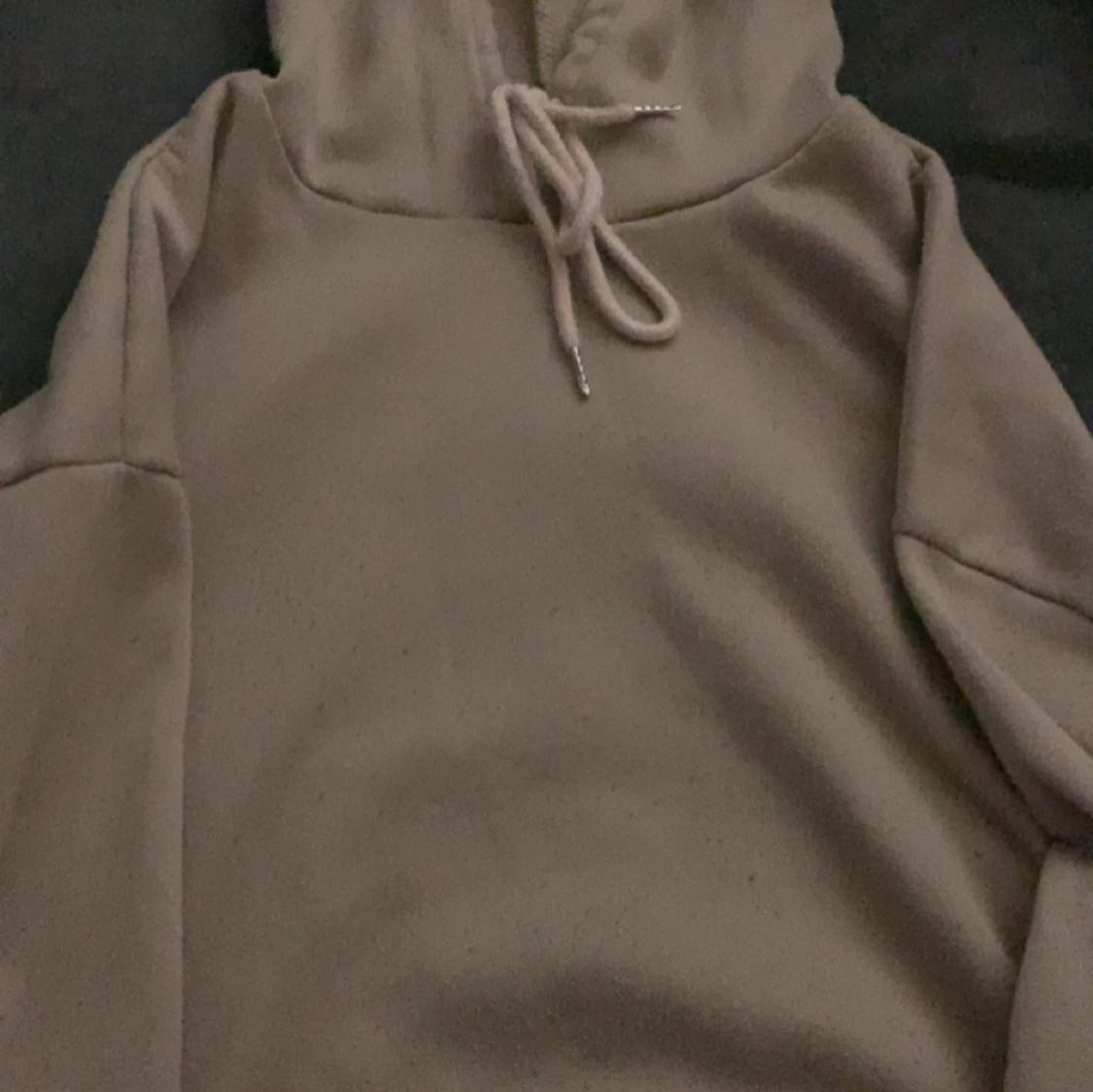 Beige hoodie med fjärilstryck - 1