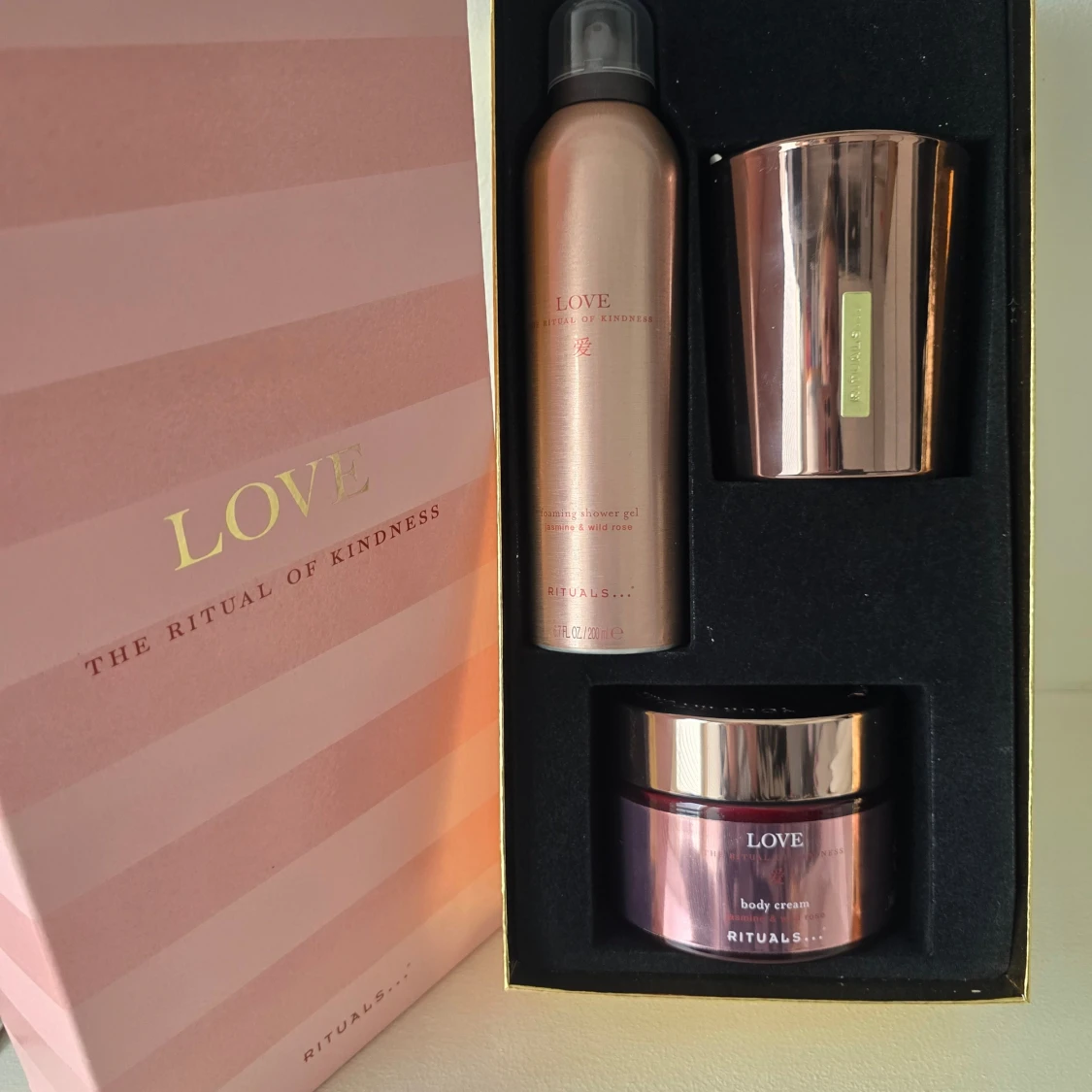 Presentset Ritual -Love - the Rituals of kindness  - 1