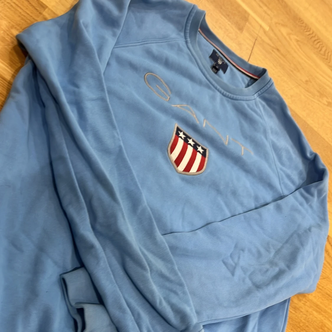 Blå sweatshirt från GANT - 1