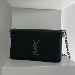 Ysl väska  - Säljer min svarta Ysl väska då den inte kommer till användning 