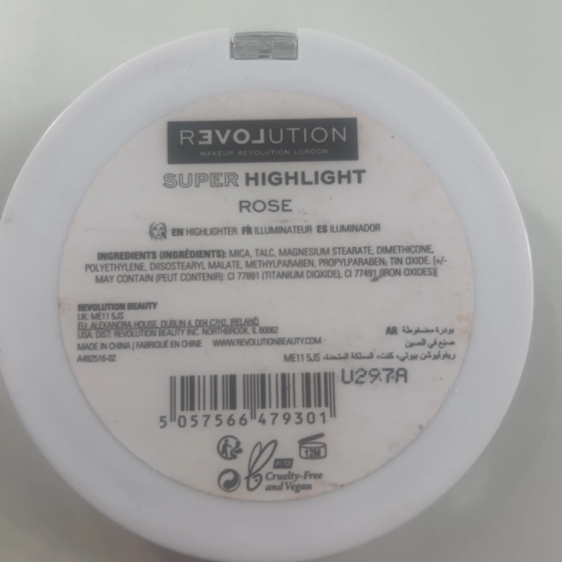 Super Highlight Rose från Makeup Revolution - 2