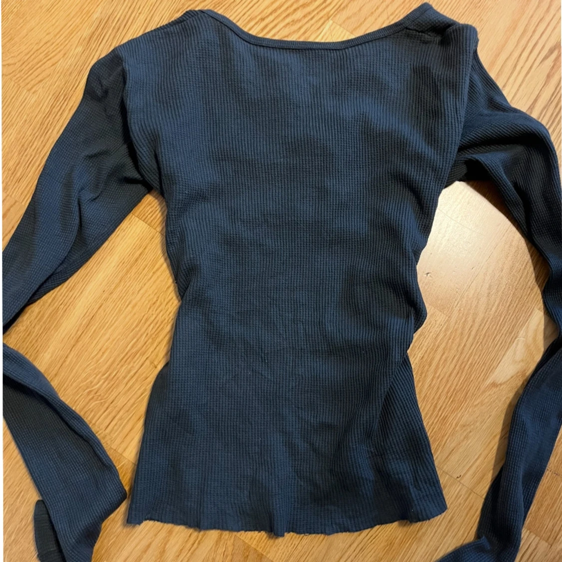 Mörk blå långärmad tröja - 1