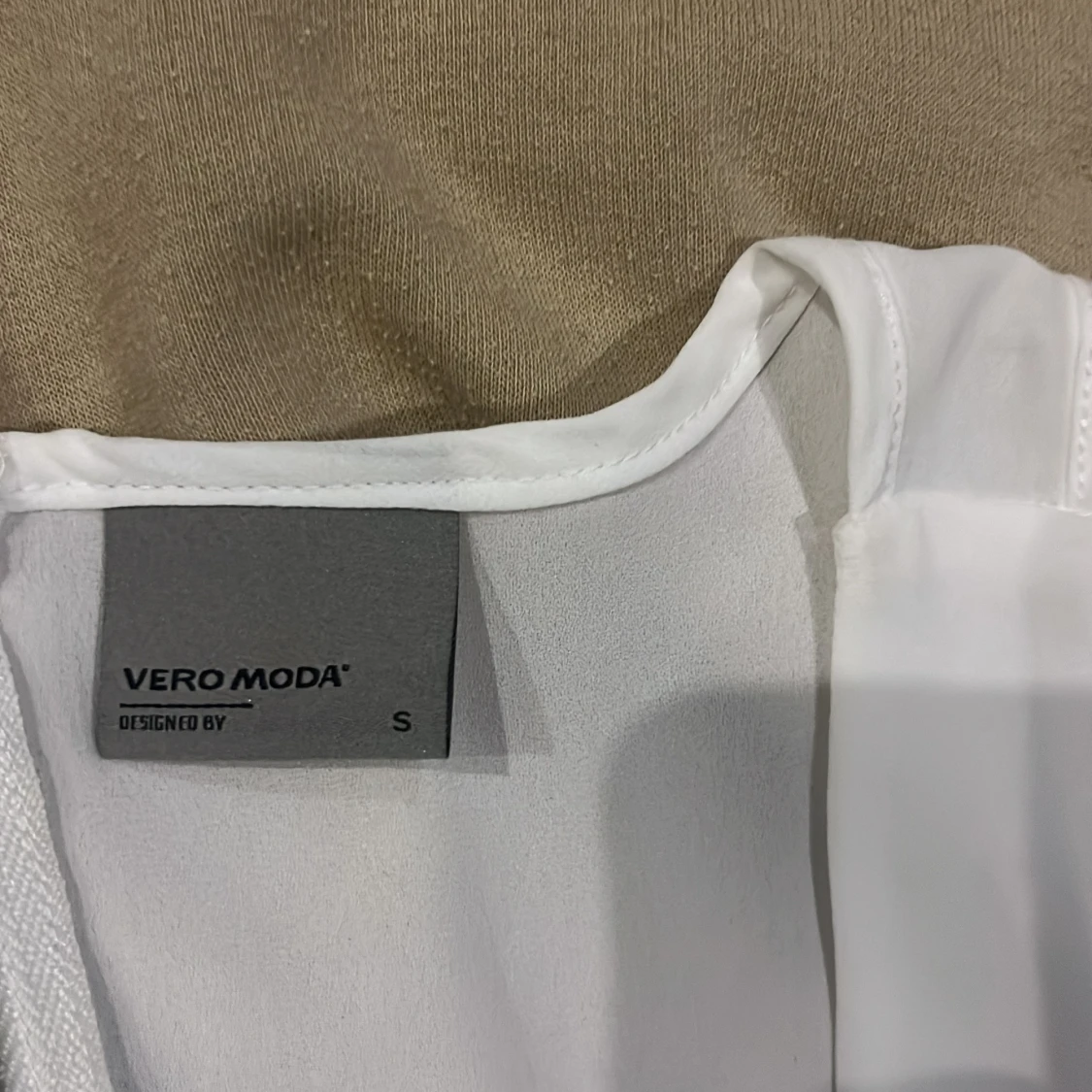 Vit topp från Vero Moda - 1