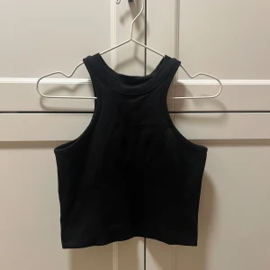 Träningstopp från Aimn - Träningsstopp från Aimn, tvättad en gång. Shape kollektinen, strl S. 🌸