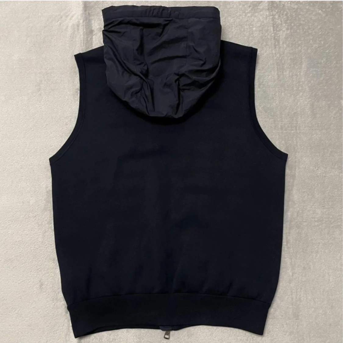 Svart dunväst från Moncler - 2