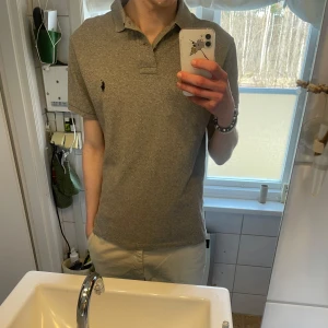 Ralph lauren pike  - Oanvänt skick storlek M