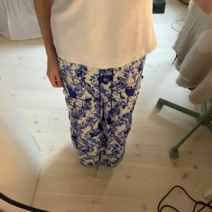 Blåvit långkjol  - Långkjol ifrån Lindex i blått och vitt mönster💗