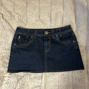 Jeanskjol  - Midjemått: 35cm 💖