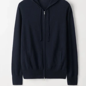 Soft Goat zip hoodie - Riktigt fet Soft goat zip hoodie i storlek M. 100% Kashmir och skulle säga att den passar alla mellan 165-175. Priset går att prata lite om 