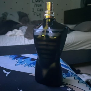Jean Paul Gaultier  - Nyss öppnad Jean Paul Gaultier intense. Luktar riktigt gott. 100ml flaska