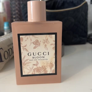 Gucci Bloom Eau de Toilette - Mer än halva kvar och luktar jätte gott