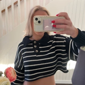 Stickad tröja  - Superfin stickad tröja som inte används, skriv för fler bilder💖