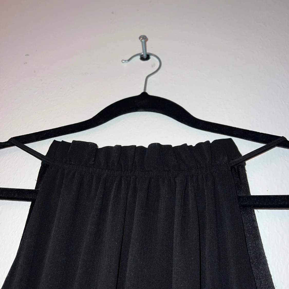 Svart ärmlös klänning från H&M - 4