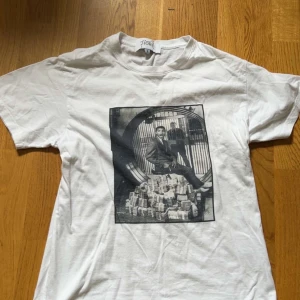 t-shirt med tryck liknande limitao  - Tröja från fiore vid minsta fundering hör av er