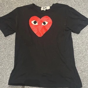 Comme des garçons - Köpt på NK knappt använd. Sitter som S/M