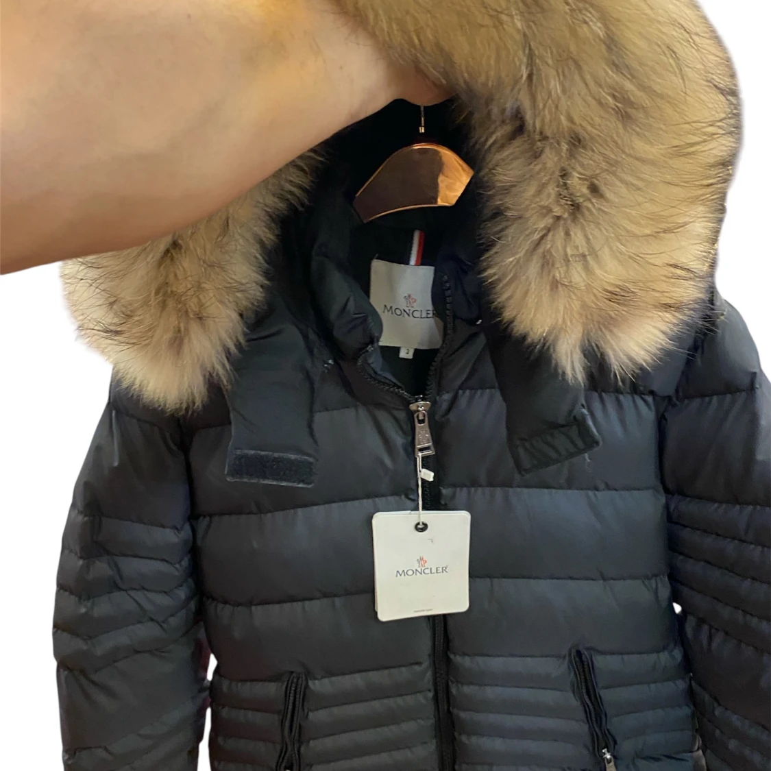 Svart  dunjacka med pälshuva - 4