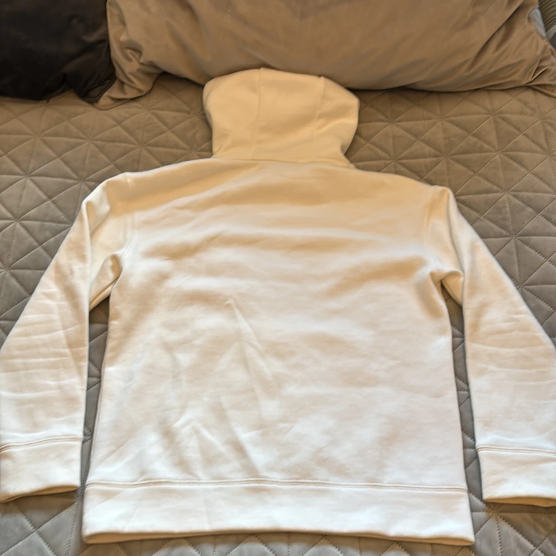 Vit hoodie från Sail Racing - 1