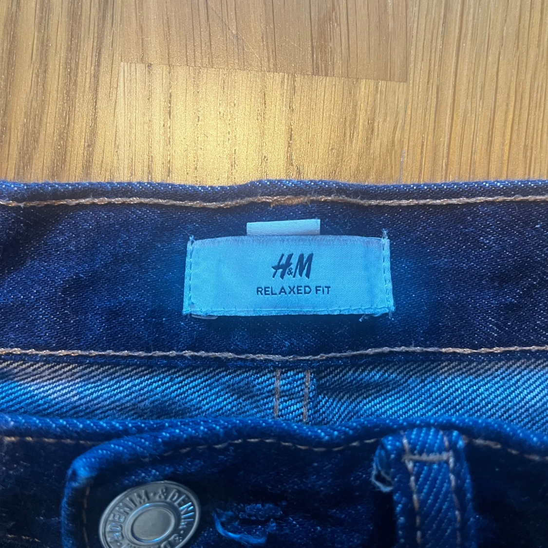 Mörkblå relaxed fit jeans från H&M - 2