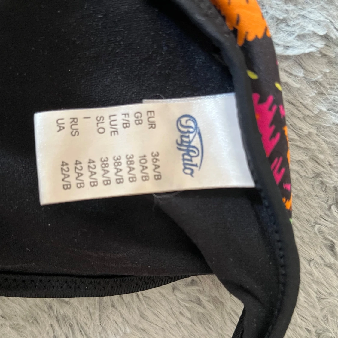 Färgglad bikiniöverdel från Buffalo - 2