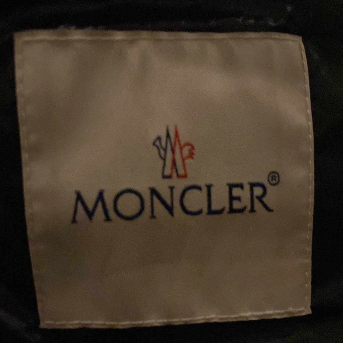Svart dunväst från Moncler(pris kan diskuteras) - 1