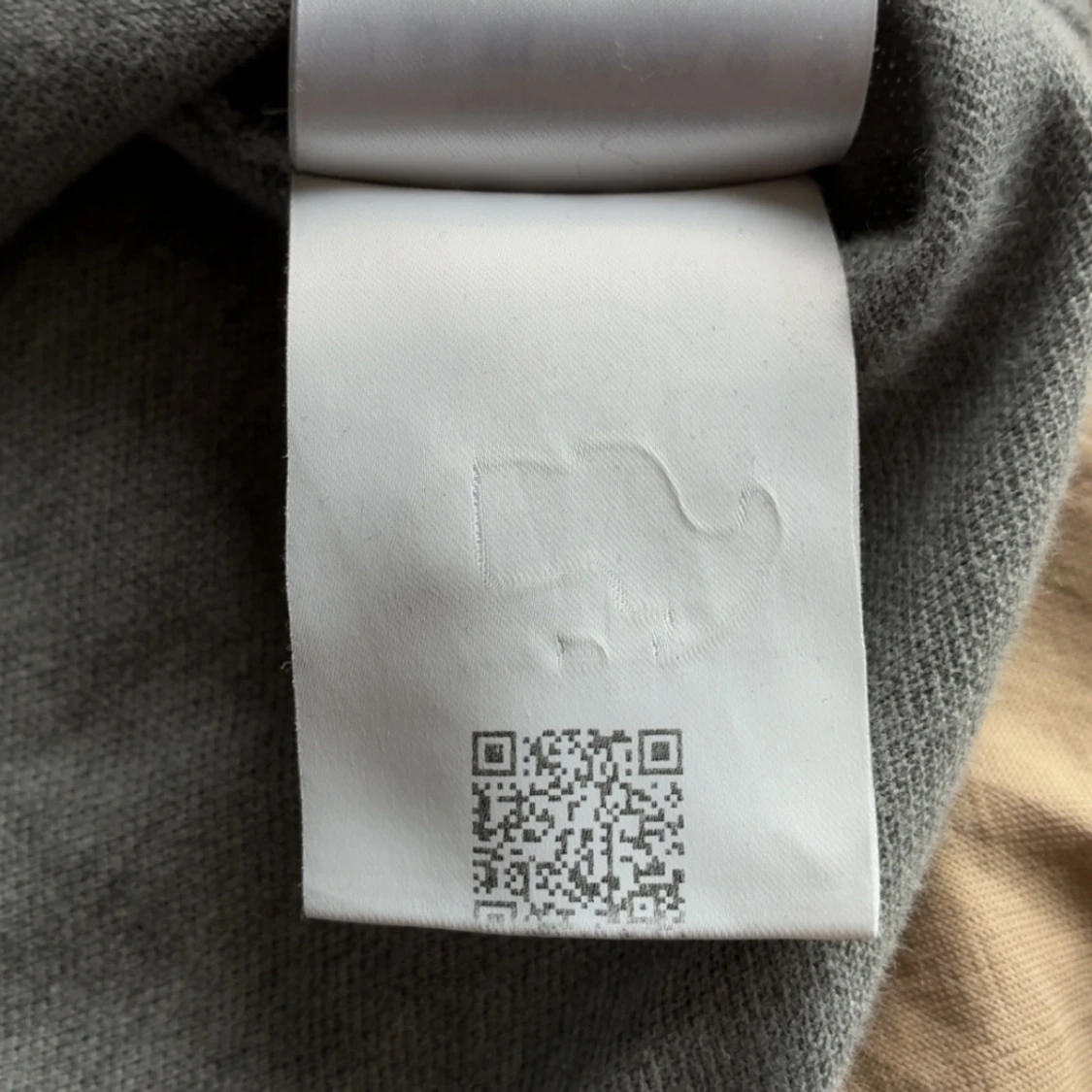 Grå pikétröja från Moncler - 3