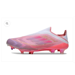 Adidas f50 elit  fotbollsskor börjar i storleken 36 - Säljer flera Adidas f50 har många andra färger de gör så du kan bli snabbare och skjuta bra skott och visar din stil jättebra om ni undrar något snap:Yusufhbg25