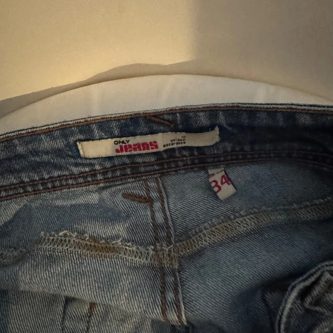 jättefina blåa jeans! - 3