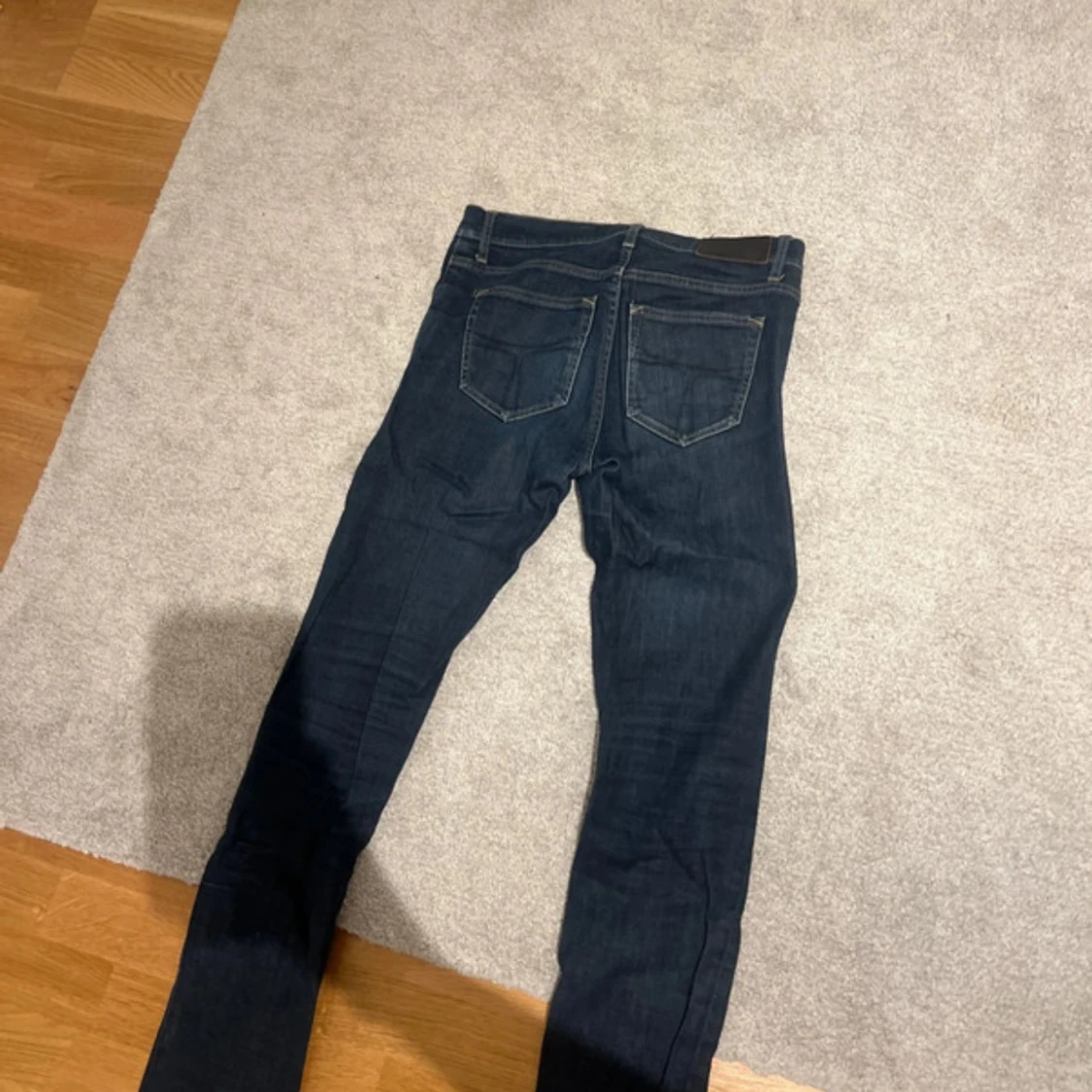 Mörkblå jeans från Tiger of Sweden - 1
