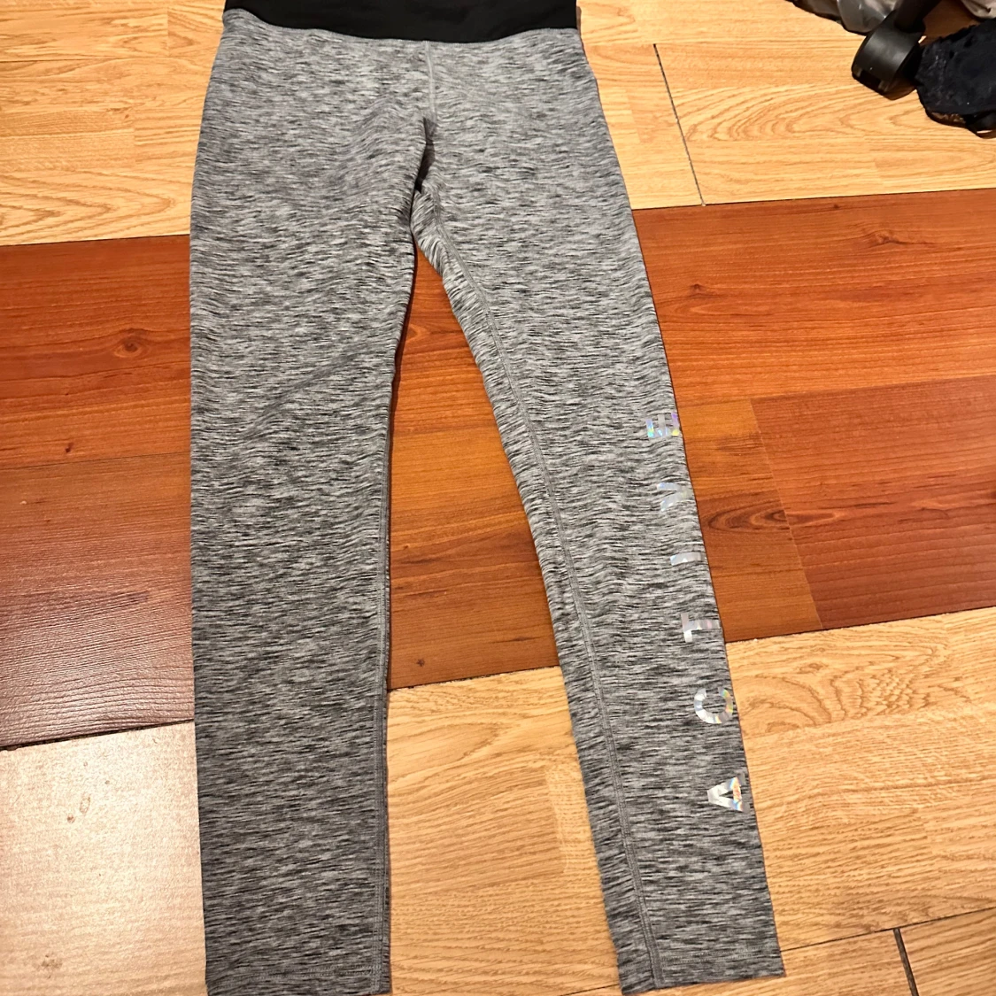 Gråmelerade leggings från H&M Sport