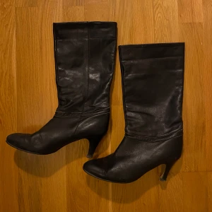 Boots - Lite slitna (se bilder)
