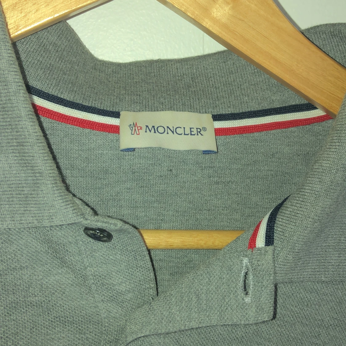 Grå långärmad pikétröja från Moncler - 3