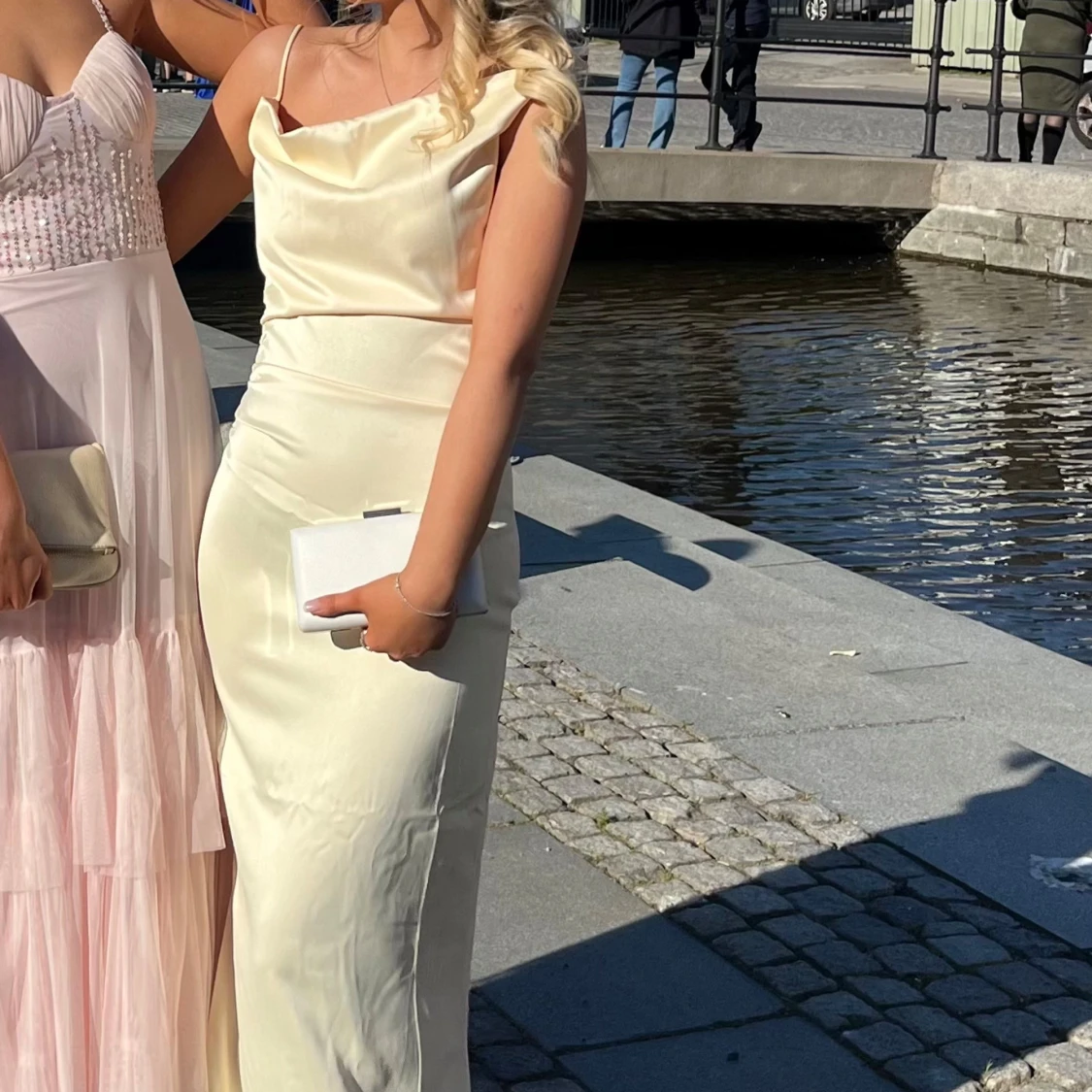 Ljusgul balklänning