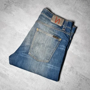 Nudie jeans - Nudie jeans | Modell Lean Dean | Väldigt bra skick | Storlek W33 L32. 