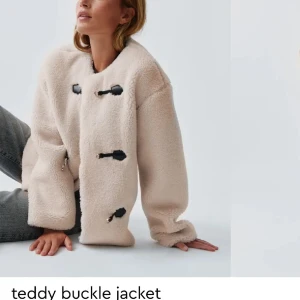 Ginas kappa - Säljer min fina kappa från Gina Tricot i storlek xxs🥰